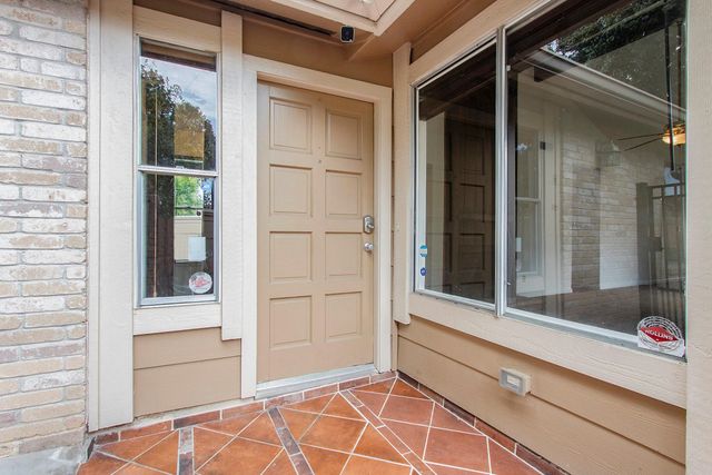 11625 Lakeside Park Drive, Houston, TX 77077