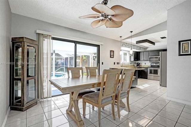 2252 SE Rainier Rd, Port St. Lucie, FL 34952