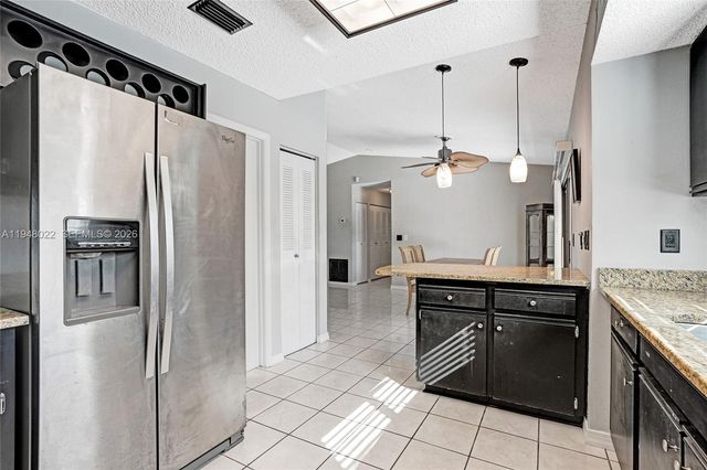 2252 SE Rainier Rd, Port St. Lucie, FL 34952