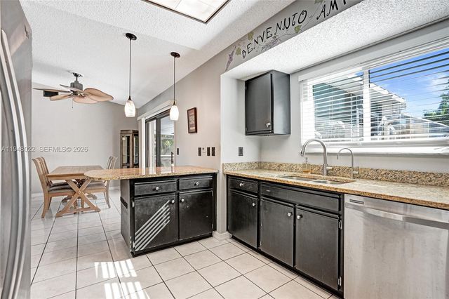 2252 SE Rainier Rd, Port St. Lucie, FL 34952