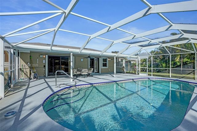 2252 SE Rainier Rd, Port St. Lucie, FL 34952