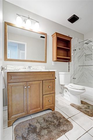 2252 SE Rainier Rd, Port St. Lucie, FL 34952