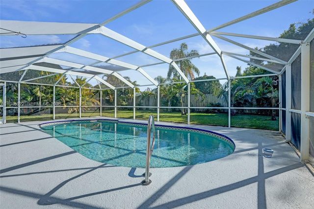 2252 SE Rainier Rd, Port St. Lucie, FL 34952