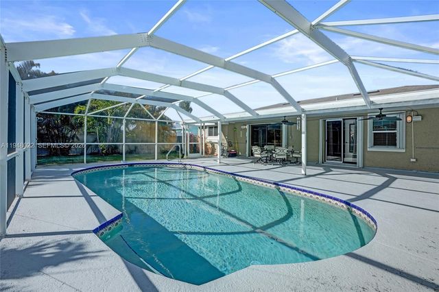 2252 SE Rainier Rd, Port St. Lucie, FL 34952