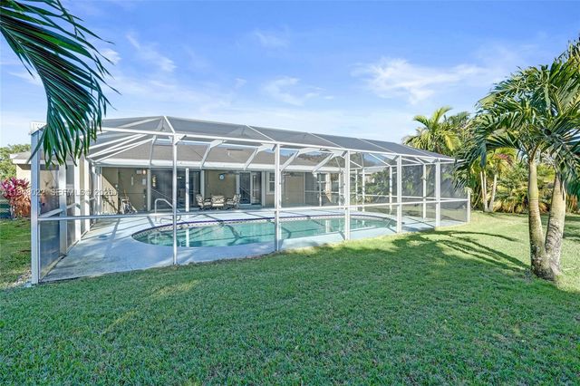 2252 SE Rainier Rd, Port St. Lucie, FL 34952