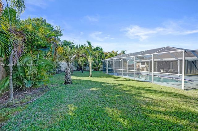 2252 SE Rainier Rd, Port St. Lucie, FL 34952