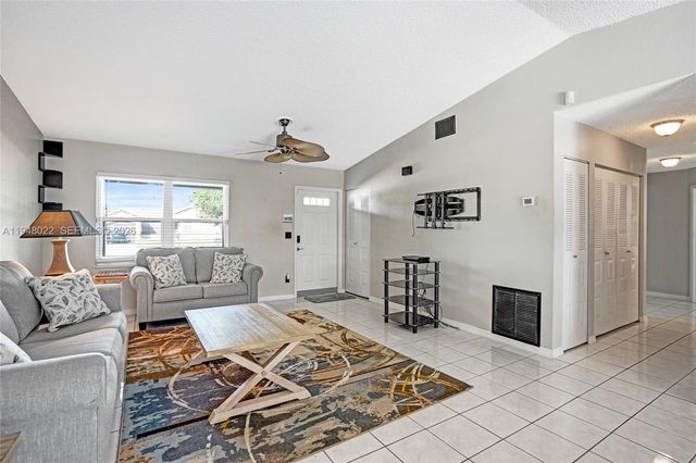 2252 SE Rainier Rd, Port St. Lucie, FL 34952