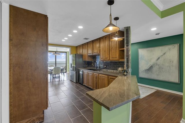 4500 Ocean Dr 4 B, Corpus Christi, TX 78412