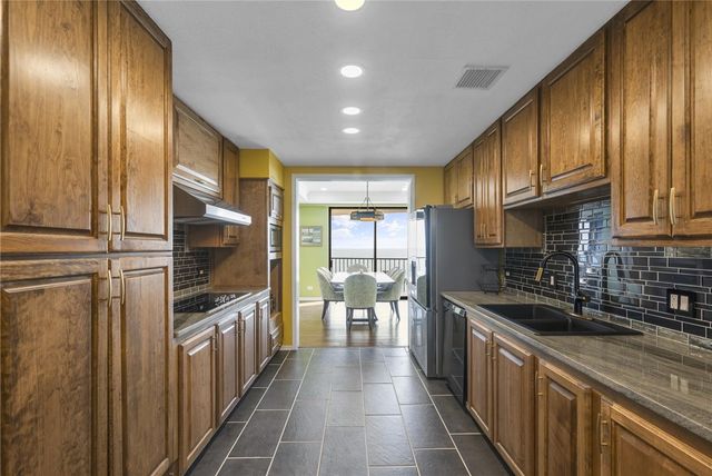 4500 Ocean Dr 4 B, Corpus Christi, TX 78412