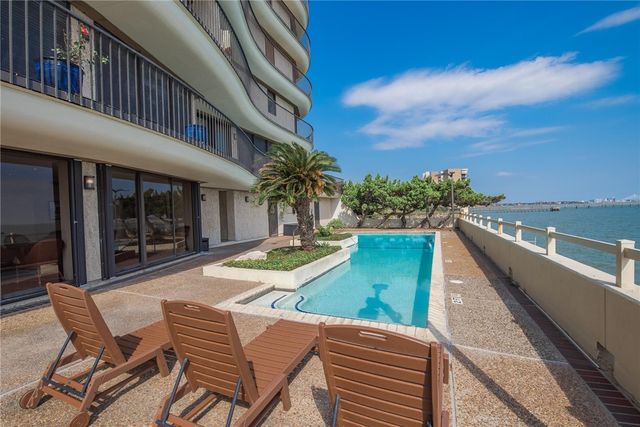 4500 Ocean Dr 4 B, Corpus Christi, TX 78412