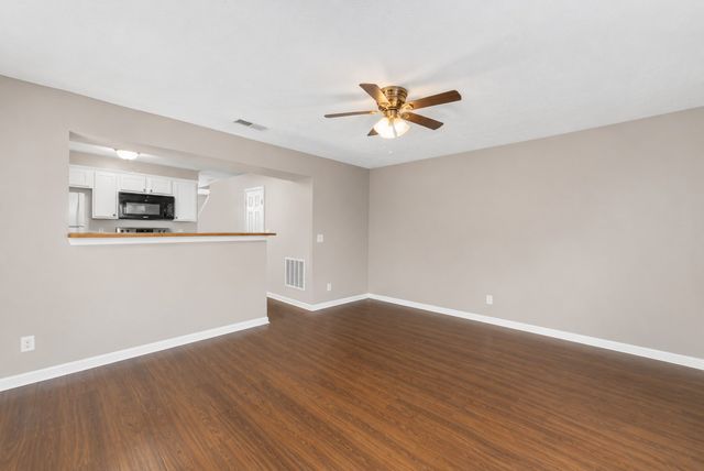 9018 Nathanael Dr, La Vergne, TN 37086