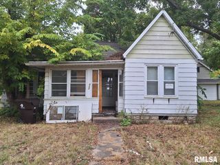 717 E MAYWOOD Avenue, Peoria, IL 61603