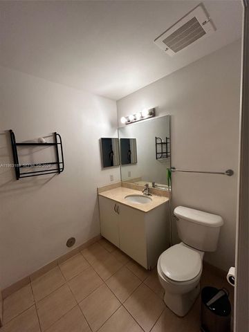 1750 N Bayshore Dr 1104, Miami, FL 33132