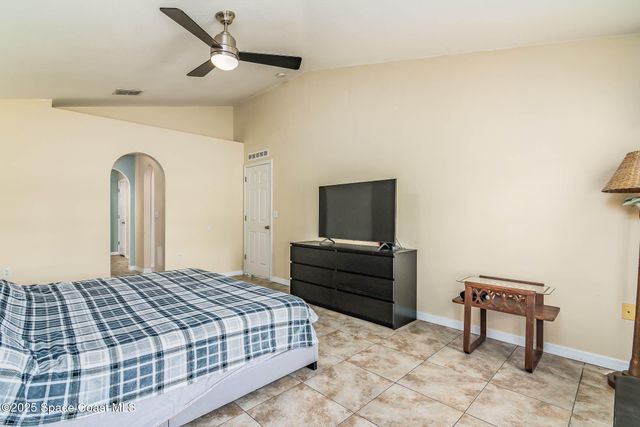 565 Lamon Street SW, Palm Bay, FL 32908