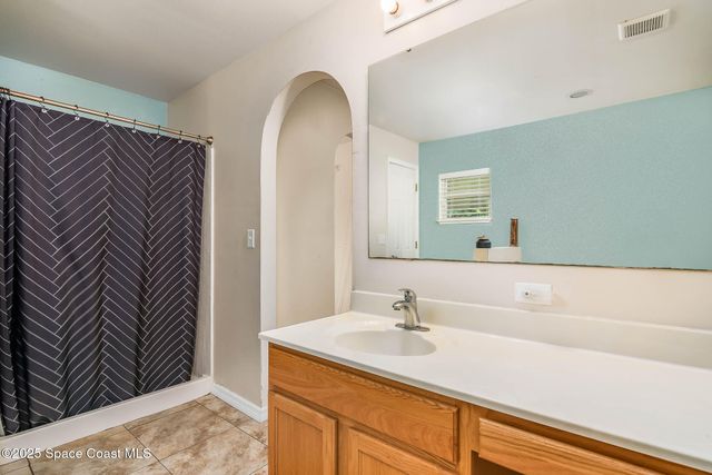 565 Lamon Street SW, Palm Bay, FL 32908