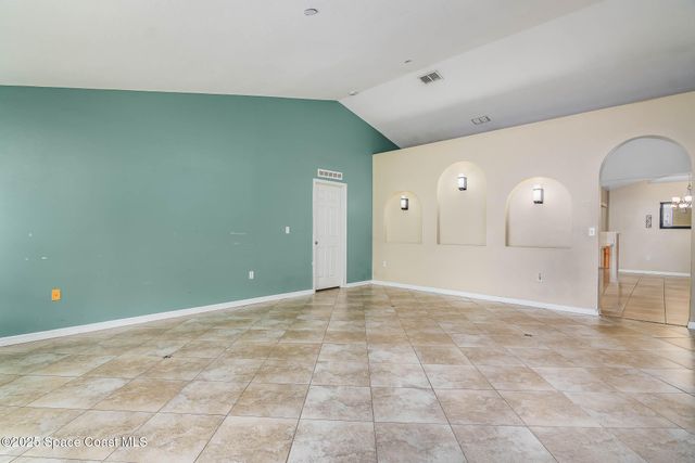 565 Lamon Street SW, Palm Bay, FL 32908