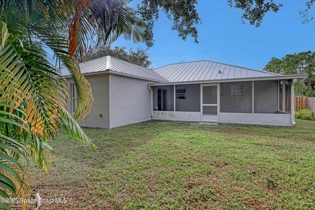 565 Lamon Street SW, Palm Bay, FL 32908