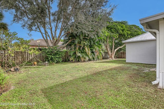 565 Lamon Street SW, Palm Bay, FL 32908