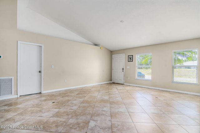 565 Lamon Street SW, Palm Bay, FL 32908