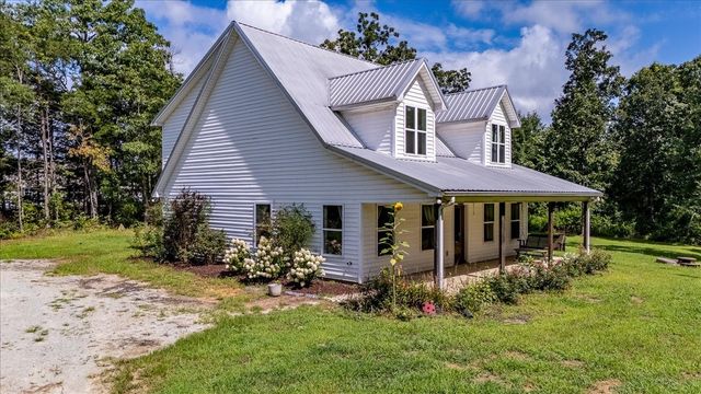 77 Oakwood Ave, Summertown, TN 38483
