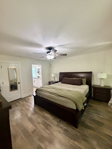 77 Oakwood Ave, Summertown, TN 38483