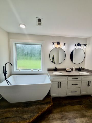 77 Oakwood Ave, Summertown, TN 38483