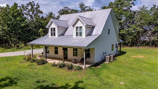 77 Oakwood Ave, Summertown, TN 38483