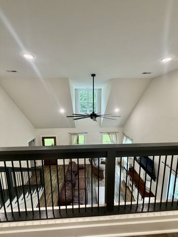 77 Oakwood Ave, Summertown, TN 38483