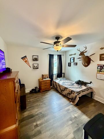 77 Oakwood Ave, Summertown, TN 38483