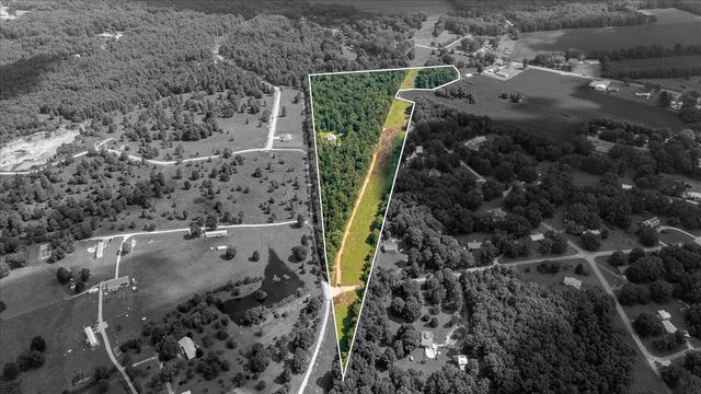 77 Oakwood Ave, Summertown, TN 38483