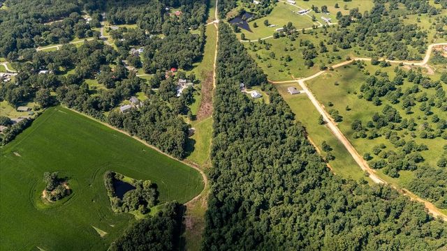 77 Oakwood Ave, Summertown, TN 38483