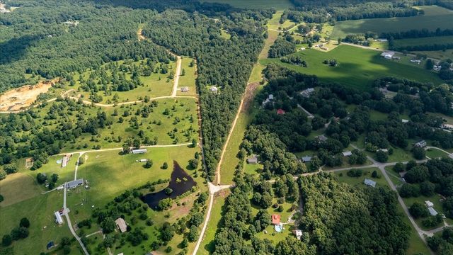 77 Oakwood Ave, Summertown, TN 38483