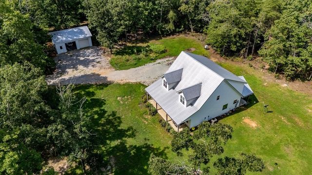 77 Oakwood Ave, Summertown, TN 38483