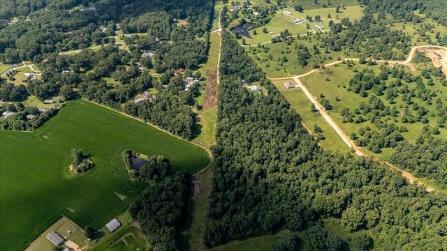 77 Oakwood Ave, Summertown, TN 38483