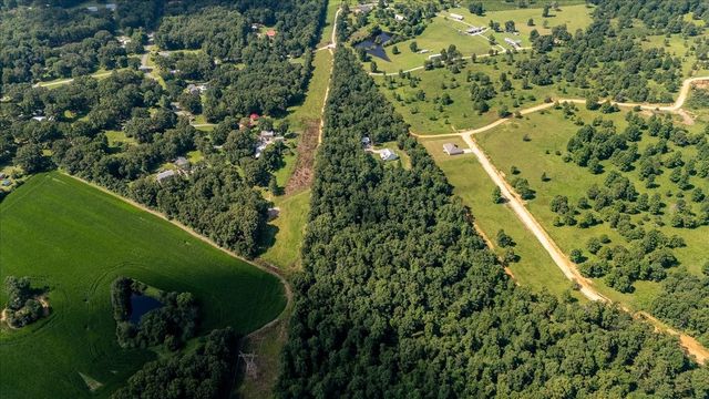 77 Oakwood Ave, Summertown, TN 38483