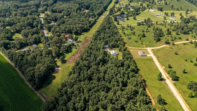 77 Oakwood Ave, Summertown, TN 38483