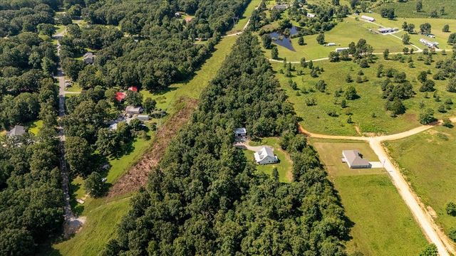77 Oakwood Ave, Summertown, TN 38483