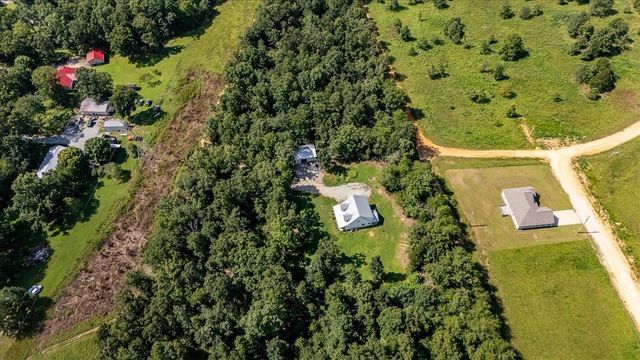 77 Oakwood Ave, Summertown, TN 38483