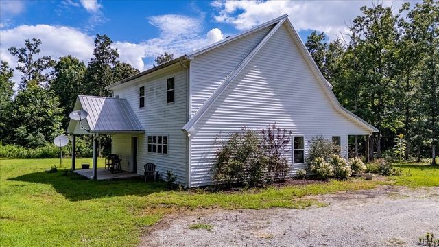 77 Oakwood Ave, Summertown, TN 38483