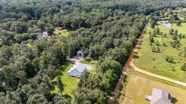 77 Oakwood Ave, Summertown, TN 38483