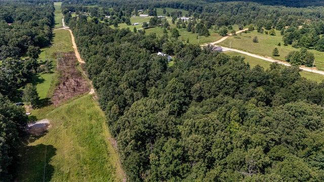 77 Oakwood Ave, Summertown, TN 38483