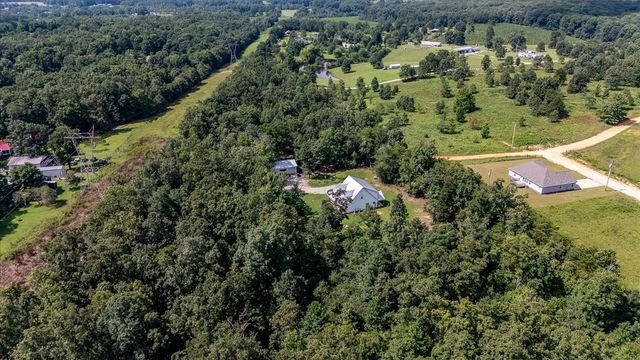 77 Oakwood Ave, Summertown, TN 38483