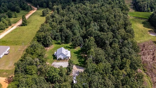 77 Oakwood Ave, Summertown, TN 38483