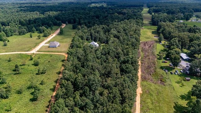 77 Oakwood Ave, Summertown, TN 38483