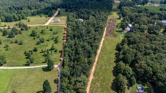 77 Oakwood Ave, Summertown, TN 38483