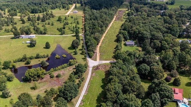 77 Oakwood Ave, Summertown, TN 38483