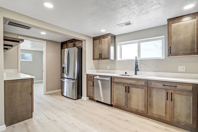 1008 Paz Del Valle Court NW, Albuquerque, NM 87114