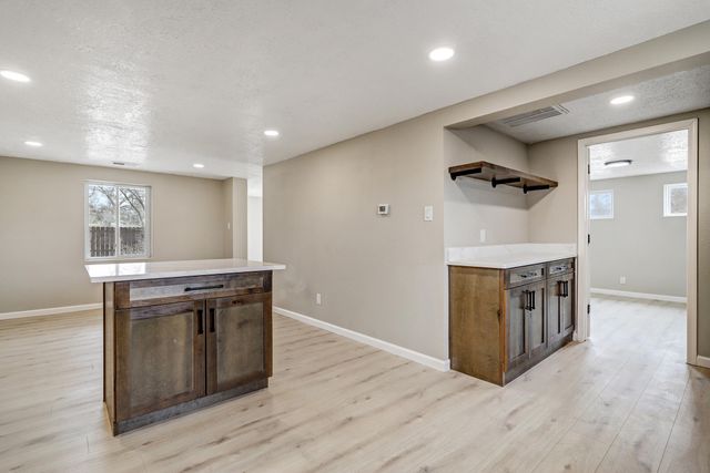 1008 Paz Del Valle Court NW, Albuquerque, NM 87114