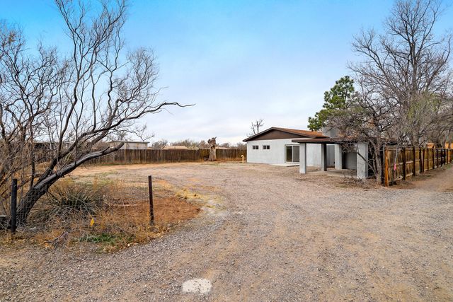 1008 Paz Del Valle Court NW, Albuquerque, NM 87114