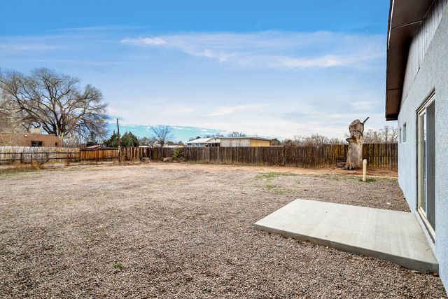 1008 Paz Del Valle Court NW, Albuquerque, NM 87114